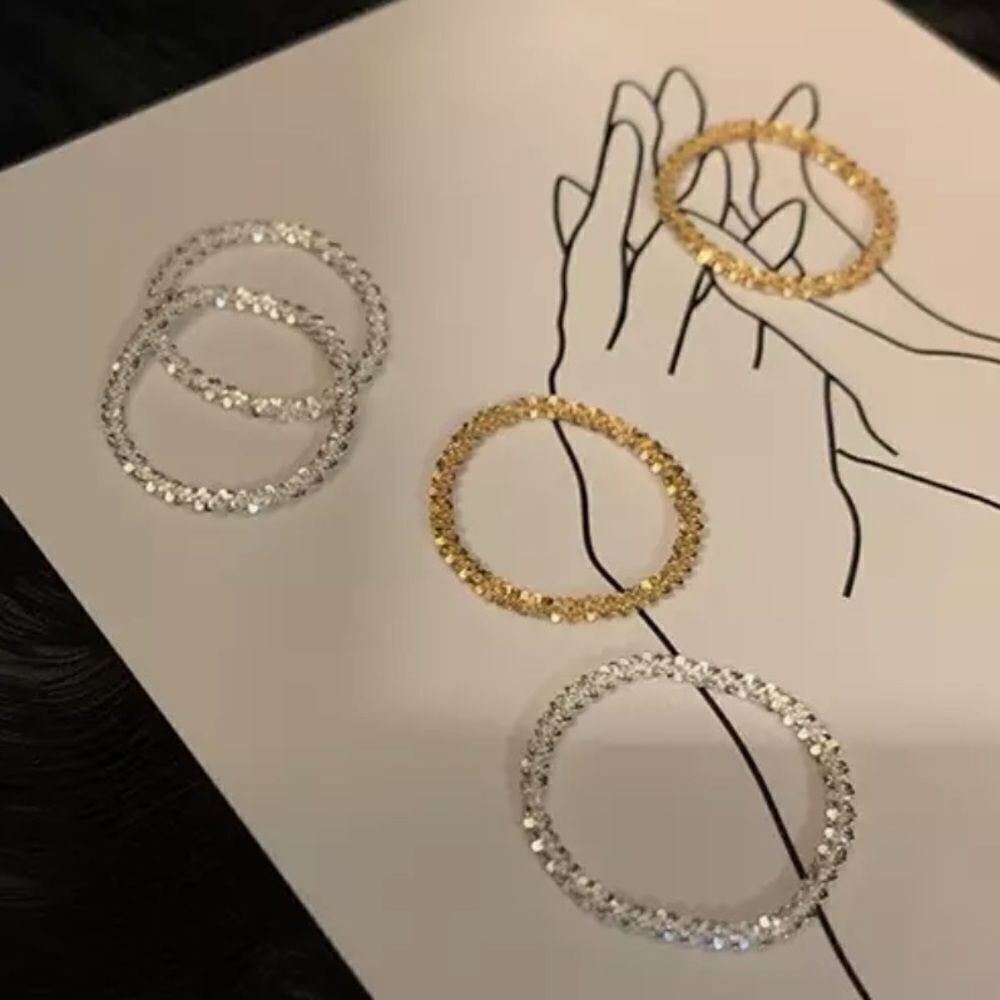 Gold and silver chain ring. Size 6. Super cute roll on chain rings